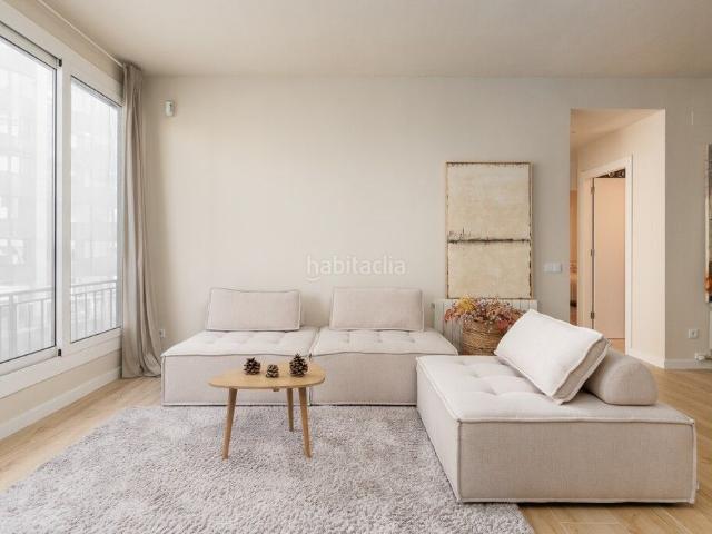 Apartamento en venta en Barcelona, Barri de les Corts. PISO RENOVADO MUY LUMINOSO EN DIAGONAL. Apartamentos.