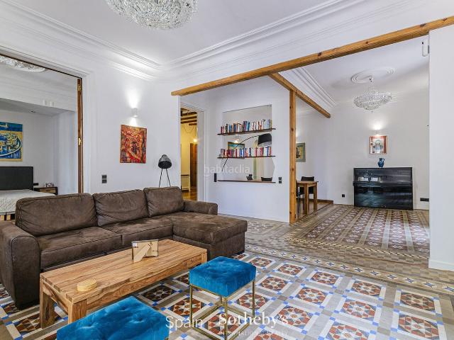 Apartamento en venta en Barcelona, Gòtic. Gran piso con estilo propio en la Barcelona más antigua. Apartamentos.