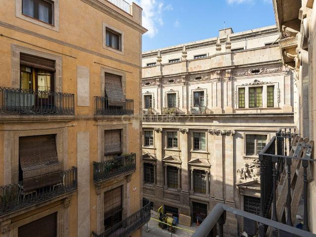 Apartamento en venta en Barcelona, Gòtic. Exclusividad histórica en el corazón del Gòtic Calle Fusteria. Apartamentos.