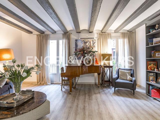 Piso en venta en Barcelona, Gòtic. Piedàterre ideal en el Port Vell. Pisos.