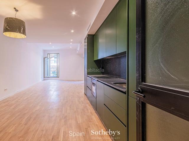 Apartamento en venta en Barcelona, Gòtic. Piso moderno en Ciutat Vella, Barcelona. Apartamentos.