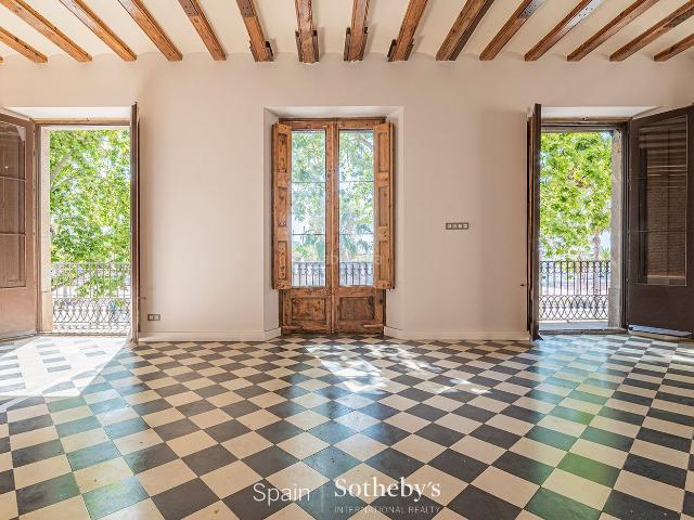 Apartamento en venta en Barcelona, Gòtic. Piso principal renovado en finca histórica con vistas al Port Vell. Apartamentos.