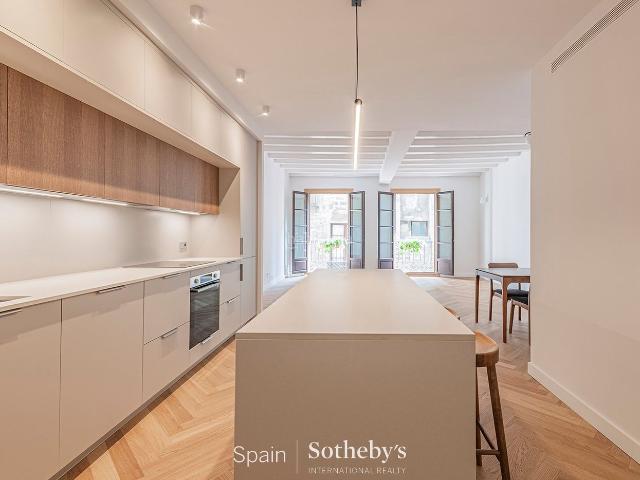 Apartamento en venta en Barcelona, Gòtic. Piso renovado en el barrio Gótico. Apartamentos.