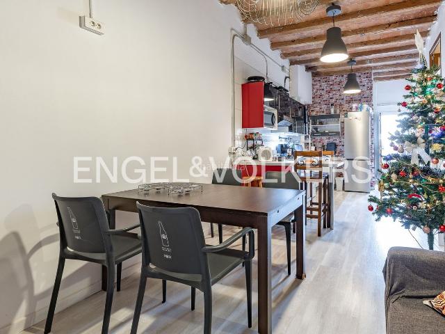 Piso en venta en Barcelona, Diagonal Mar i el Front Marítim del Poblenou. Agradable piso con balcón soleado cerca de la playa, en pleno corazón de Poblenou Diagonal Mar. Pisos.