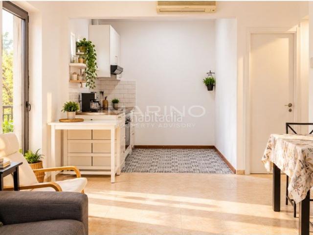 Apartamento en venta en Barcelona, El Camp de l´Arpa del Clot. Piso reformado con terraza y 3 dormitorios en Camp de lArpa del Clot. Apartamentos.