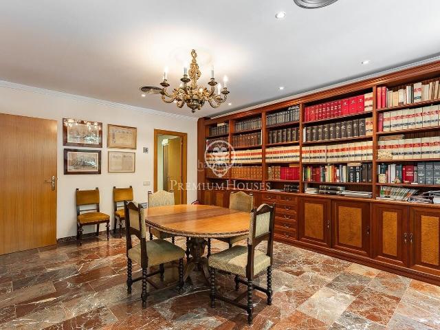 Apartamento en venta en Barcelona, Fort Pienc. Maravilloso piso luminoso con terraza en Avenida Diagonal. Apartamentos.