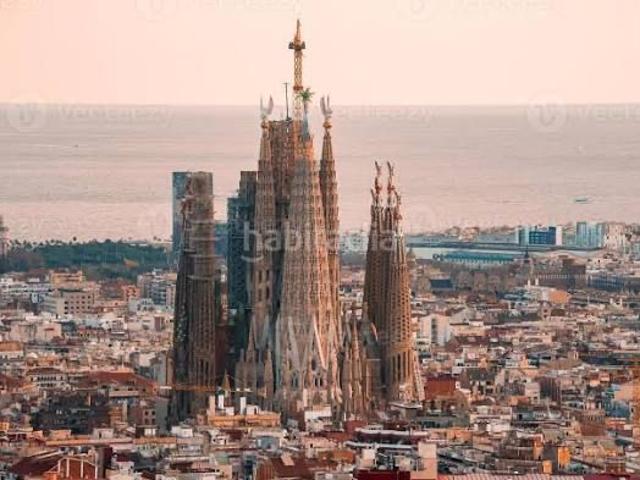 Apartamento en venta en Barcelona, Sagrada Família. PISO EN FINCA REGIA CON BALCÓN Y VISTAS A LA SAGRADA FAMILIA. Apartamentos.