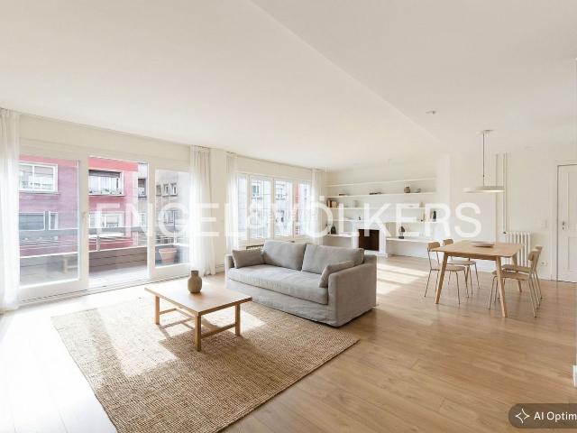 Piso en venta en Barcelona, Sant Gervasi Bonanova. Magnífico piso reformado con dos terrazas y plaza de garaje en la Bonanova. Pisos.