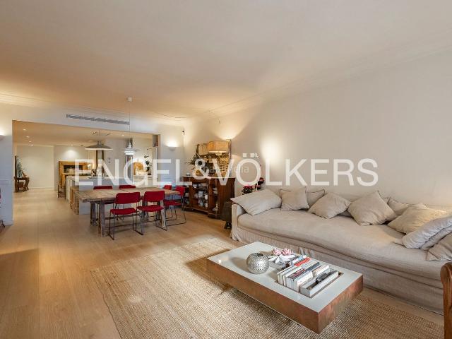 Piso en venta en Barcelona, Sant Gervasi Bonanova. Luz y minimalismo en la zona alta deBarcelona. Pisos.
