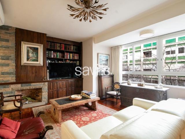 Apartamento en venta en Barcelona, Sant Gervasi Bonanova. Piso en buen estado en Sant Gervasi. Apartamentos.