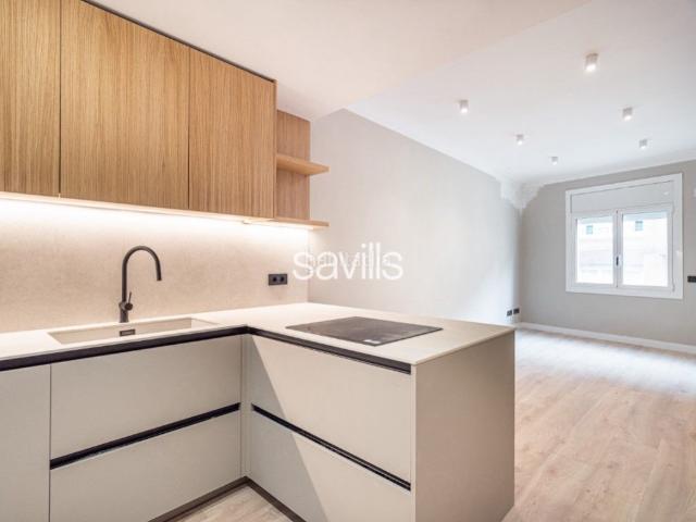 Apartamento en venta en Barcelona, Sant Gervasi Bonanova. Elegante piso reformado junto al Mercat de Sant Gervasi. Apartamentos.