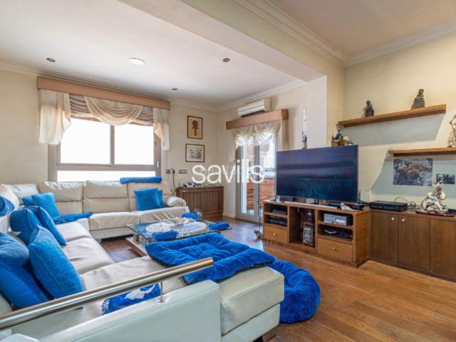 Apartamento en venta en Barcelona, Sant Gervasi Galvany. Magnífico piso en Muntaner con terraza soleada. Apartamentos.