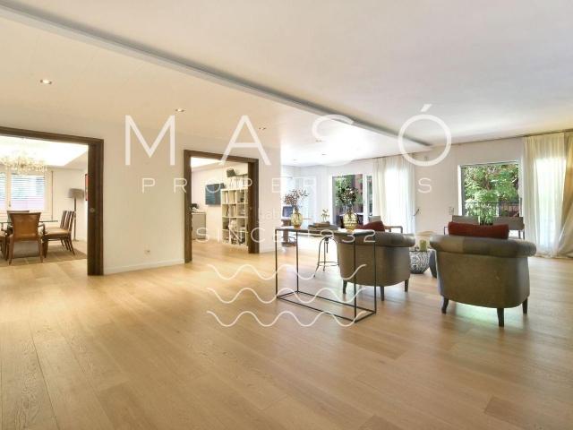 Apartamento en venta en Barcelona, Sant Gervasi Galvany. Piso señorial de 320 m² junto a Turó Park con terraza, 2 parkings, trastero y portería 24 h. Apartamentos.