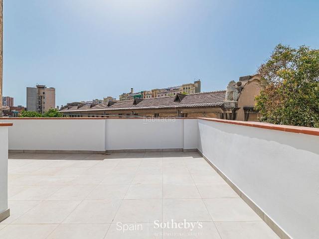 Apartamento en venta en Barcelona, Sants. Fantástico piso con terraza en finca rehabilitada con ascensor. Apartamentos.