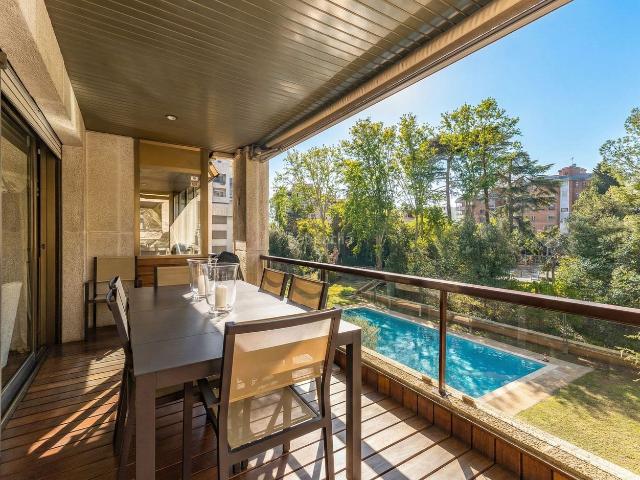 Piso en venta en Barcelona, Pedralbes. Elegante piso con piscina y zona comunitaria en el corazón de Pedralbes. Pisos.