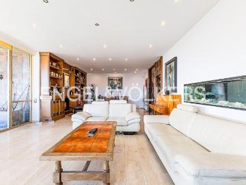 Piso en venta en Barcelona, Pedralbes. Espectacular piso alto con vistas panorámicas. Pisos.
