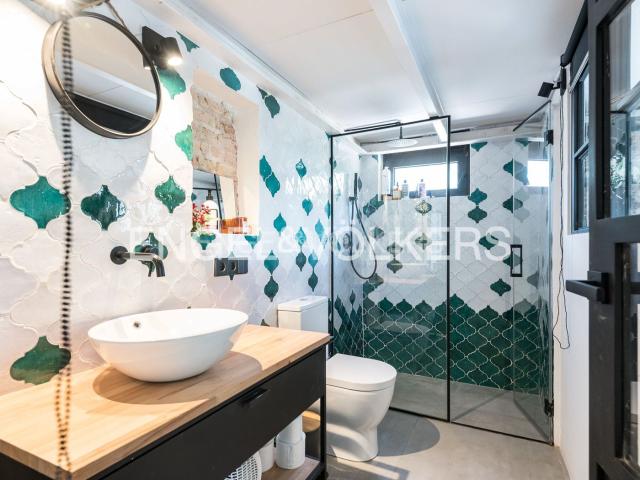Apartamento en venta en Barcelona, Vallvidrera Tibidabo Les Planes. Espectacular Loft industrial reformado con vistas al mar y a la montaña. Apartamentos.