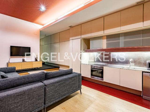 Piso en venta en Barcelona, Vila de Gràcia. Elegancia y Amplitud en un Loft Exclusivo en Zona Prime de Barcelona. Pisos.