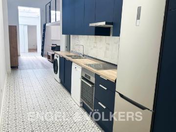 Piso en venta en Barcelona, Vila de Gràcia. Vive y trabaja en Gracia bajo con Cédula en ubicación privilegiada. Pisos.