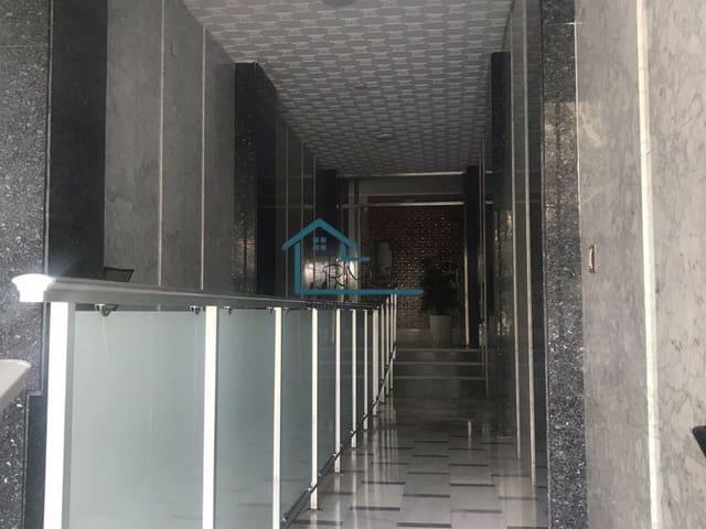 Apartamento en venta en Baza, Granada