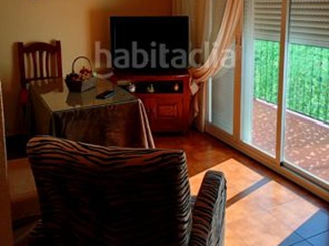Apartamento en venta en Benaocaz. Luminoso piso con balcón en Benaocaz. Apartamentos.