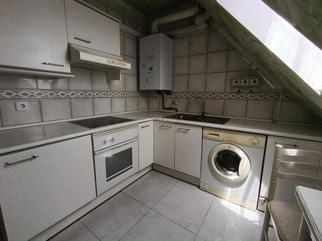 Apartamento en venta en Benavente. vivienda muy soleada. Situdo en el FERIAL. Apartamentos.