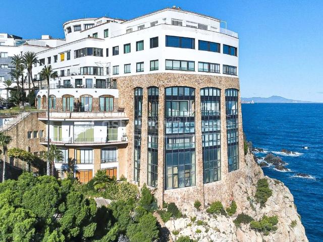 Apartamento en venta en Begur, Aiguafreda Sa Tuna Costa Brava. Apartamento en venta en Begur con vistas al mar, terraza de 47 m y licencia turística en Cap Sa Sal. Apartamentos.