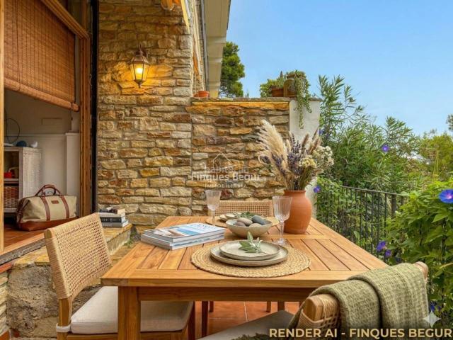Apartamento en venta en Begur, Aiguafreda Sa Tuna Costa Brava. Begur, Encantador dúplex reformado con terraza y parking a 5 minutos de la cala de Sa Tuna. Apartamentos.