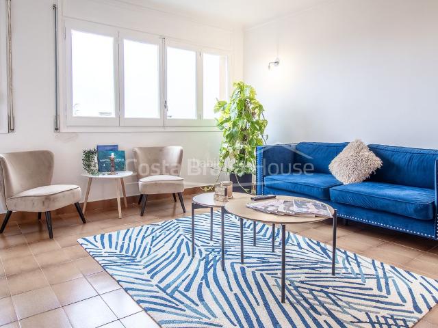 Apartamento en venta en Begur, Begur Costa Brava. Apartamento reformado con licencia turística y garaje en venta en el centro de Begur. Apartamentos.