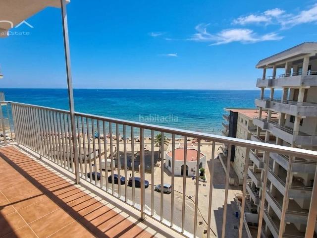 Apartamento en venta en Bellreguard. Apartamento en venta en primera línea de la Playa de Bellreguard con vistas al mar y totalmente reformado. Apartamentos.