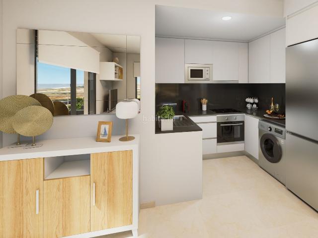 Apartamento en venta en Cabanes. APARTAMENTO DE TRES DORMITORIOS EN PRIMERA LINEA EN TORRE LA SAL CABANES OROPESA. Apartamentos.