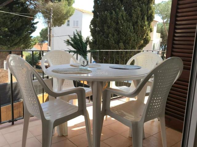 Apartamento en venta en Calella de Palafrugell Costa Brava. Precioso apartamento en ubicación inmejorable y esplendida comunidad con piscina. Apartamentos Calella de.