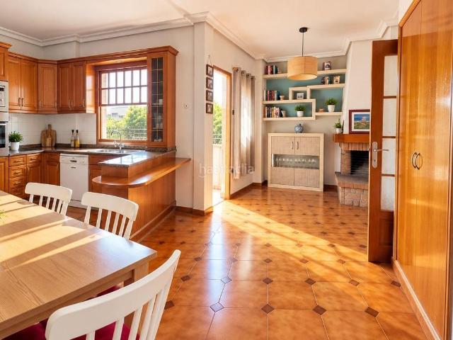 Apartamento en venta en Calera de León. ESQUINA, LUZ Y ESPACIO PARA VIVIR A LO GRANDE EN BARRIO PERAL! 125.000. Apartamentos Calera de.