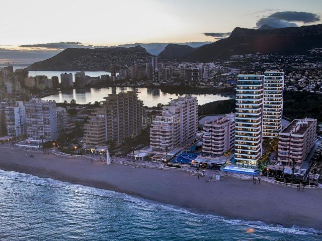 Apartamento en venta en Calp, Zona Levante Playa Fossa. Modernos apartamentos de 2 dormitorios y 2 bantildeos en primera liacutenea de playa en Calpe, Costa Blanca Norte Descubra este pr.