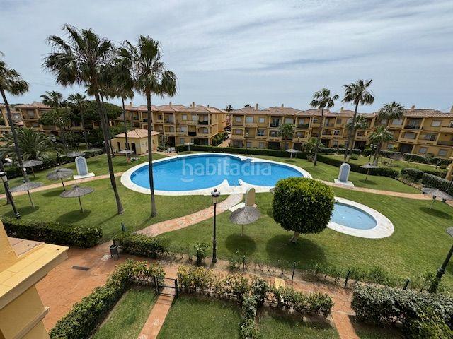 Apartamento en venta en Chiclana de la Frontera, Novo Sancti Petri. Bonito apartamento en una segunda planta a sólo 3 minutos caminando de la playa. Apartamentos Chiclana de la.