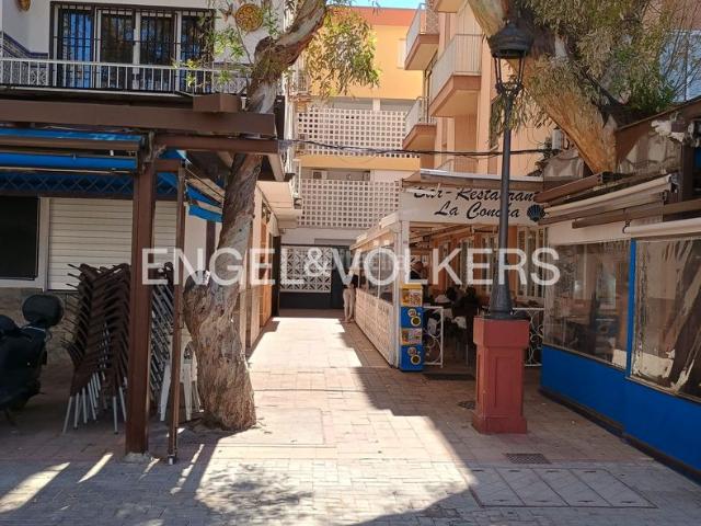 Planta baja en venta en Chipiona, Playa de la Regla. Fabuloso y cómodo apartamento a dos minutos a pie de la playa. Plantas bajas.