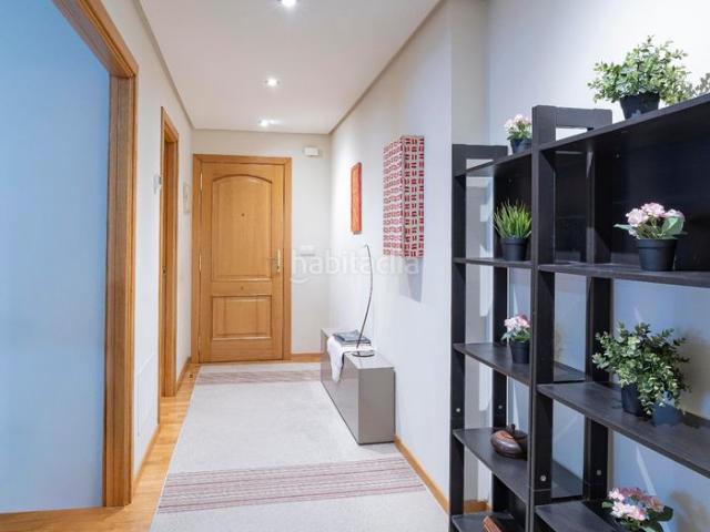 Apartamento en venta en Coruña A, Ensanche. Piso céntrico con garaje y trastero incluidos. Apartamentos Coruña.