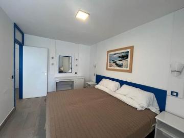 Apartamento en venta en Costa del Silencio, Tenerife