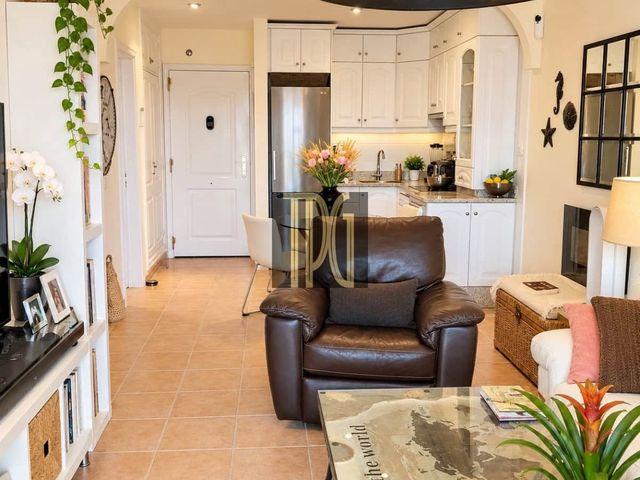 Apartamento en venta en Costa del Silencio, Tenerife
