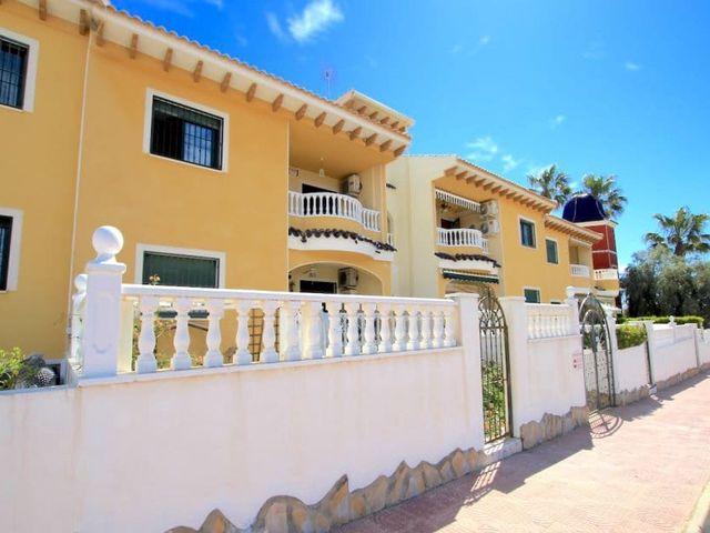 Apartamento en venta en Doña Pepa, Alicante Costa Blanca