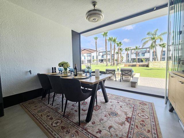 Apartamento en venta en El Raso, Alicante Costa Blanca