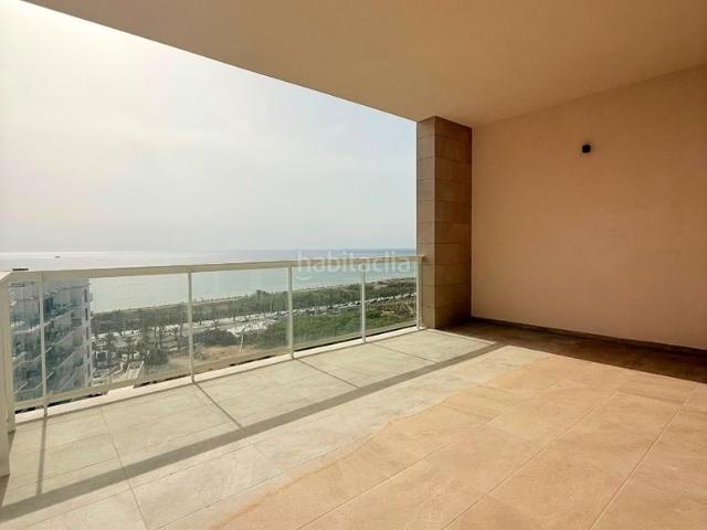 Apartamento en venta en Elche Elx, Los Arenales del Sol. Exclusivo apartamento de obra nueva con 2 dormitorios y 2 baños, uno de ellos en suite. Dispone de un amplio salóncomedor con coci.
