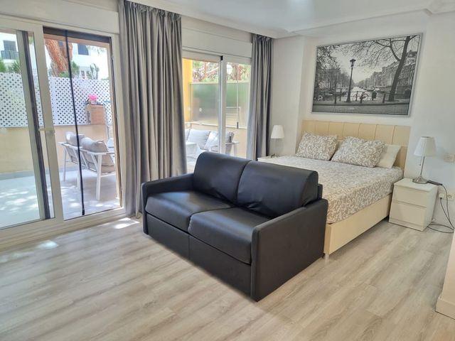 Apartamento en venta en Elviria, Málaga Costa del Sol