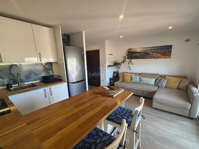 Apartamento en venta en Empuriabrava, Puigmal Mas Nou Costa Brava. Acogedor apartamento renovado de 1 habitación con licencia turística, terraza soleada y piscina comunitaria. Apartamentos.
