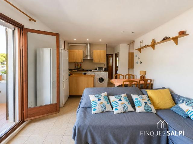 Apartamento en venta en Escala L´, Montgó Costa Brava. APARTAMENTO CON LICENCIA TURÍSTICA EN L ESCALA. Apartamentos Escala.