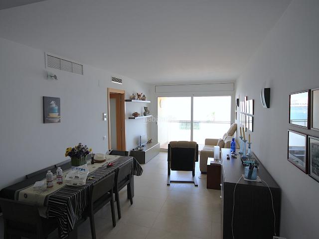 Apartamento en venta en Escala L´, Riells Costa Brava. Excelente piso en primera línea de mar con vistas exclusivas. Apartamentos Escala.