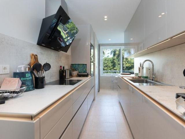 Apartamento en Venta en Estepona, Málaga