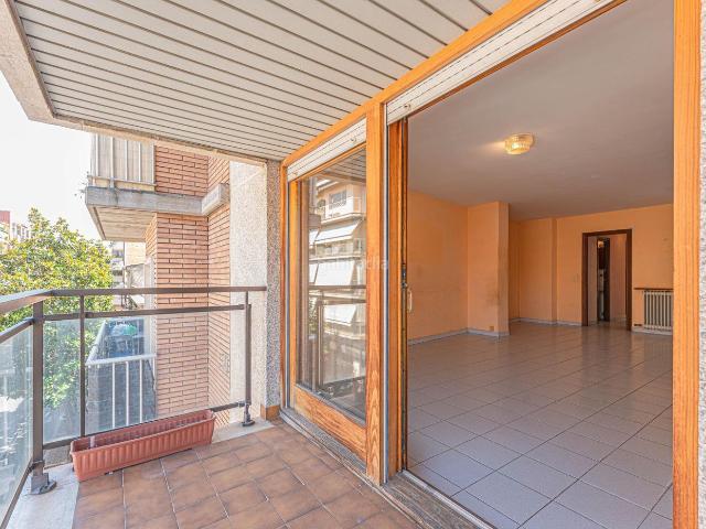 Apartamento en venta en Figueres, Creu de la Mà. Buscas un piso amplio, luminoso y en pleno centro de Figueres?. Apartamentos.