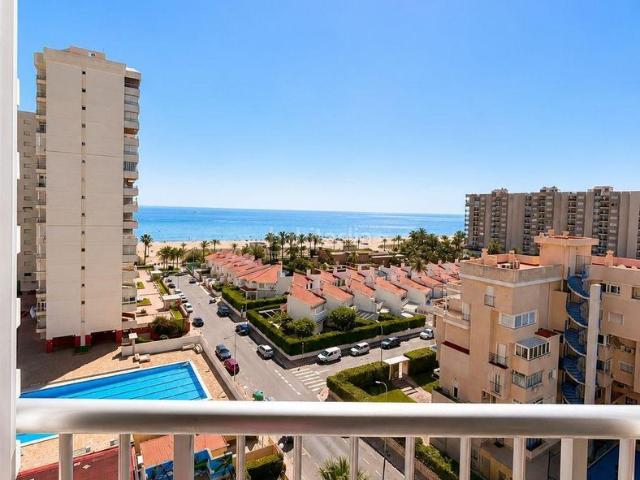 Apartamento en venta en Gandia, Playa de Gandía. Apartamento en segunda linea de playa Gandia con vistas al mar, piscina, pista de tenis y terraza acristalada. Apartamentos.