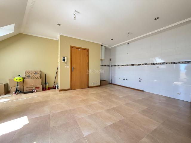 Apartamento en venta en Grove O. ÁTICO CON VISTAS AL MAR Y TERRAZA. Apartamentos Grove.